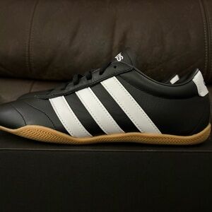 Adidas grand court lo Black and White Sneakers brand new in box women’s 6.5